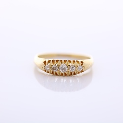 18ct Gold 5 stone diamond ring MS118