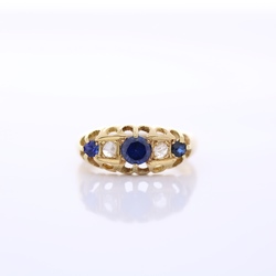 18ct Gold sapphire and diamond ring MS91