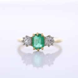 18ct Gold emerald and diamond ring MS1222A