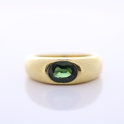 22ct Gold green stone ring